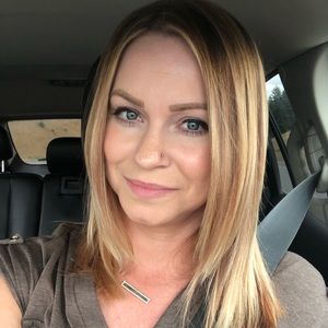 Meet your Posher, Alicia